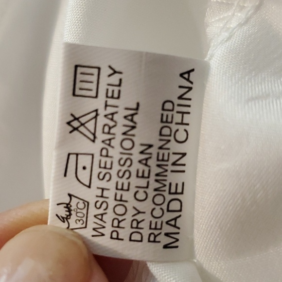 Womens White Raised Puffy Texture Pom Pom Blouse Sheer Keyhole back Sz.Medium - Picture 7 of 7